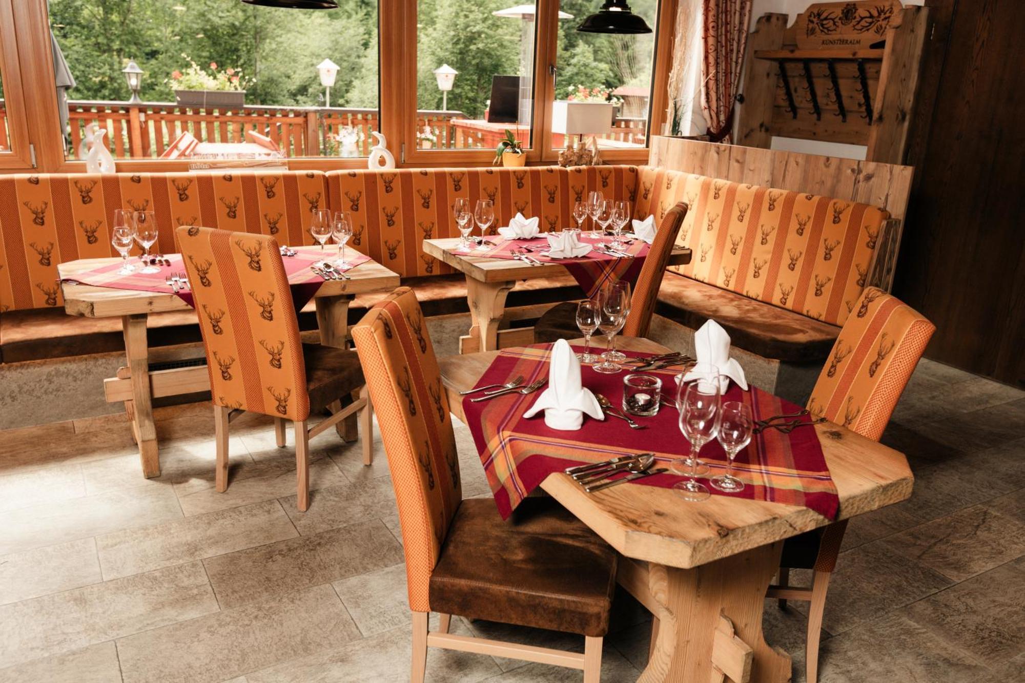 Hotel Kuenstleralm Kaprun Exterior photo
